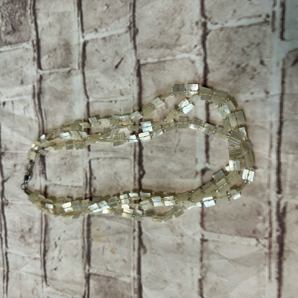 Vintage Authentic White Square Shell Necklace - image 4